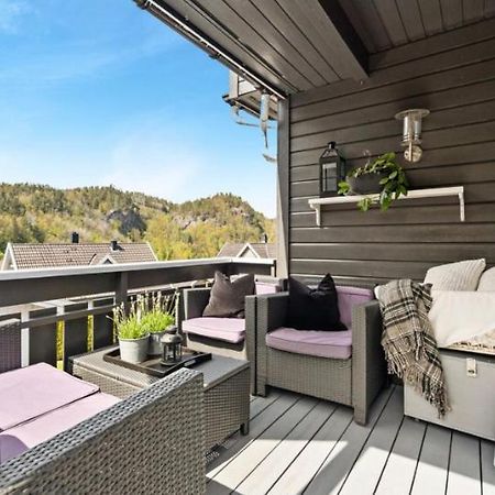 Sjarmerende Familievennlig Hus Med 2 Soverom Kristiansand Exterior foto